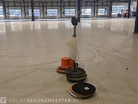 Boen-/schrobmachine numatic, hfm 1515, bouwjaar 2013 - afbeelding 8 van  14