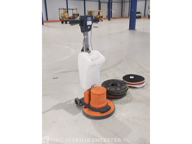 Boen-/schrobmachine numatic, hfm 1515, bouwjaar 2013 - afbeelding 11 van  14