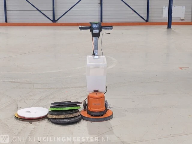 Boen-/schrobmachine numatic, hfm 1515, bouwjaar 2015 - afbeelding 1 van  18