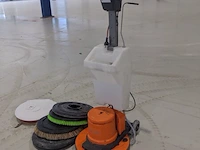 Boen-/schrobmachine numatic, hfm 1515, bouwjaar 2015 - afbeelding 11 van  18