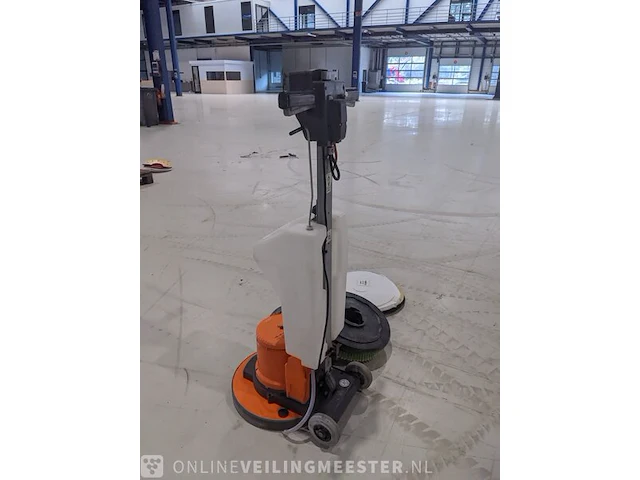 Boen-/schrobmachine numatic, hfm 1515, bouwjaar 2015 - afbeelding 12 van  18