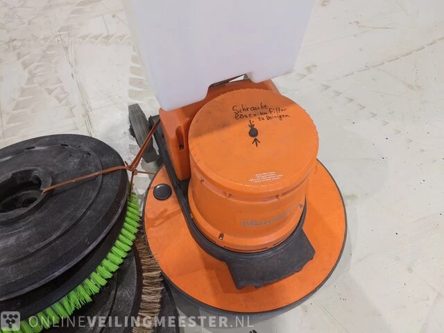 Boen-/schrobmachine numatic, hfm 1515, bouwjaar 2015 - afbeelding 15 van  18