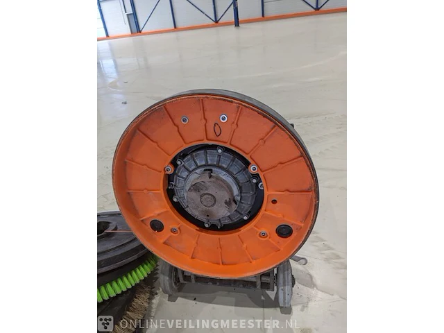 Boen-/schrobmachine numatic, hfm 1515, bouwjaar 2015 - afbeelding 16 van  18