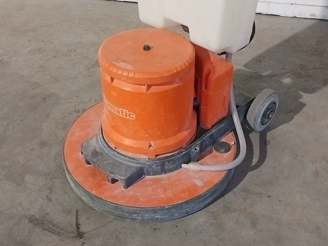 Boen-/schuurmachine - 450mm - 230v numatic, hfm 1515, bouwjaar 2018 - afbeelding 9 van  10