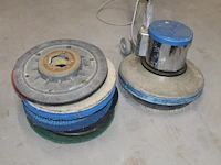Boenmachine met diverse schijven. - afbeelding 3 van  4