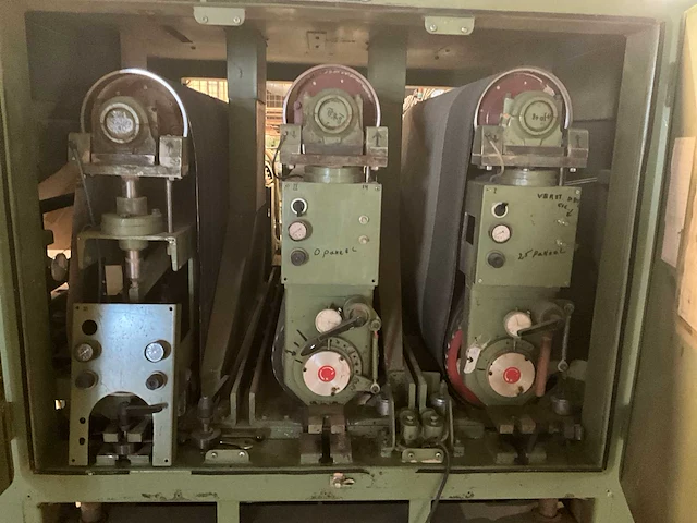 Boere tkks 1100 breedbandschuurmachine v.v. 3 schuurbanden - afbeelding 3 van  12