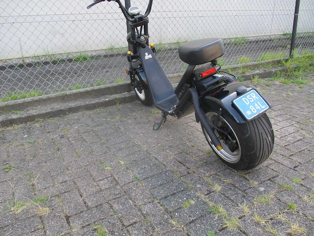 Bohlt bastard luqi - big wheel elektrische chopper - sne002 - e-scooter - afbeelding 10 van  12