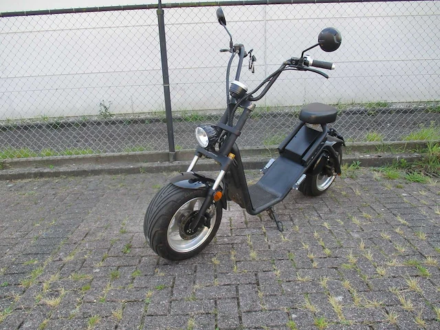 Bohlt bastard luqi - big wheel elektrische chopper - sne002 - e-scooter - afbeelding 2 van  12