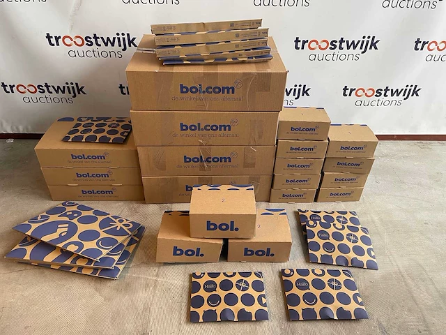 Bol.com - overstock - kleding - afbeelding 1 van  1