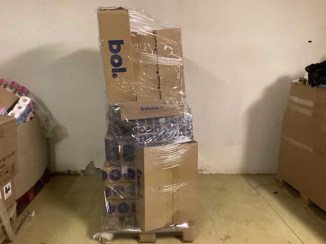 Bol.com ongeopende retourpakketten pallet retourgoederen - afbeelding 2 van  3