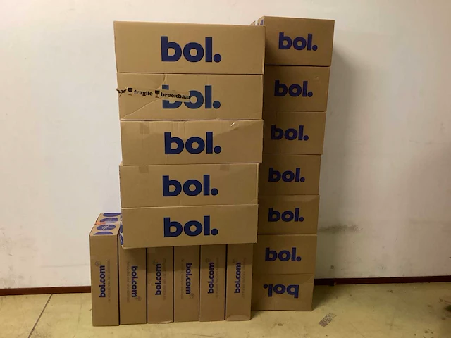 Bol.com ongeopende retourpakketten retourgoederen (18x) - afbeelding 1 van  1