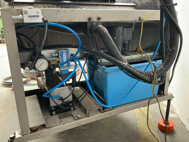 Bomar - 2002 - ergonomic 320.250 dgh - bandzaagmachine - afbeelding 4 van  14