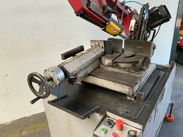 Bomar - 2002 - ergonomic 320.250 dgh - bandzaagmachine - afbeelding 13 van  14
