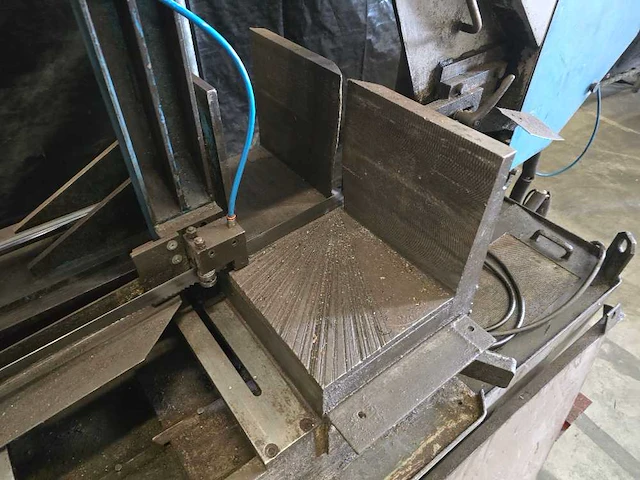 Bomar - 2004 - t s a 60 60 - verticale bandzaagmachine - afbeelding 6 van  11