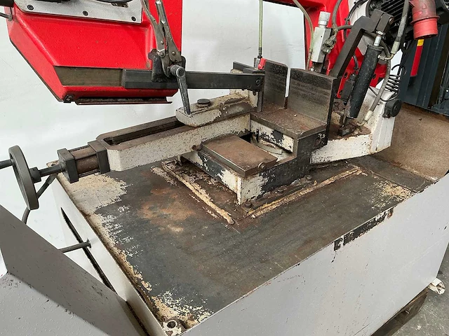 Bomar - 2007 - ergonomic 320.250 dgh - bandzaagmachine - afbeelding 4 van  9