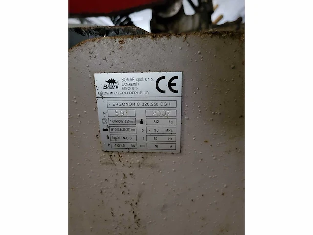 Bomar - 2007 - ergonomic 320.250 dgh - bandzaagmachine - afbeelding 9 van  9