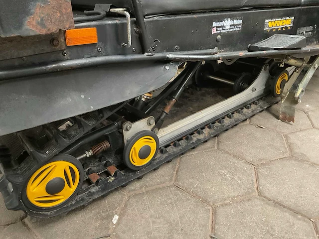 Bombardier wide track sneeuwscooter - afbeelding 2 van  11