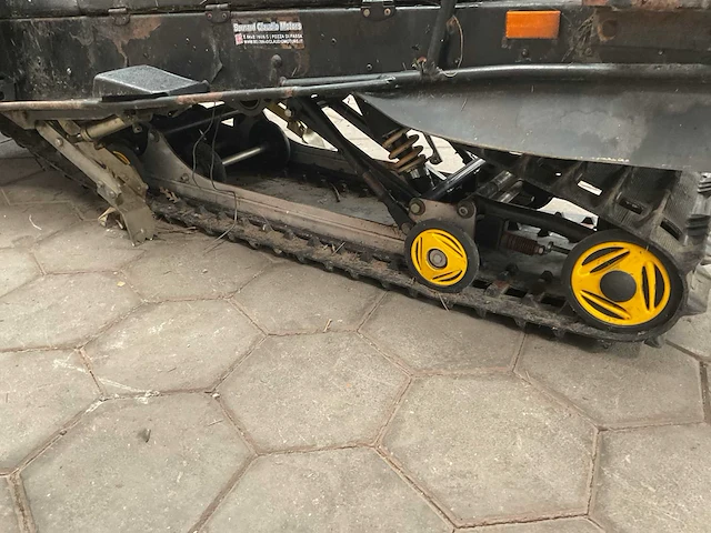 Bombardier wide track sneeuwscooter - afbeelding 3 van  11