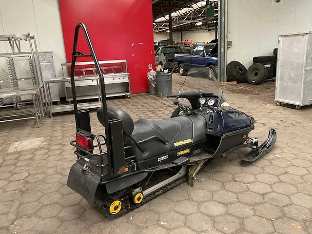 Bombardier wide track sneeuwscooter - afbeelding 5 van  11