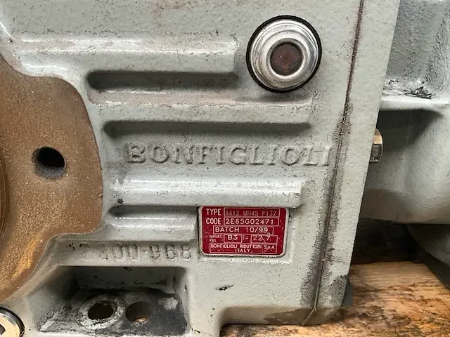 Bonfiglioli a412 elektromotor met vertragingskast - afbeelding 4 van  5