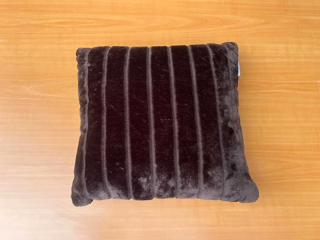 Bont kussen bruin 45x45cm (8x) - afbeelding 4 van  5