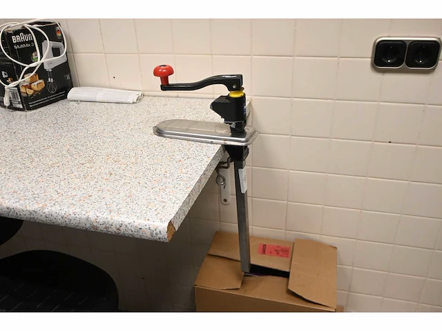 Bonzer nsf staart blikopener - afbeelding 1 van  3