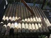 Boompalen/tuinpalen, lengte 100 cm, doorsnede 55 mm. circa 40 stuks. let op: exclusief metalen bokken. - afbeelding 1 van  2