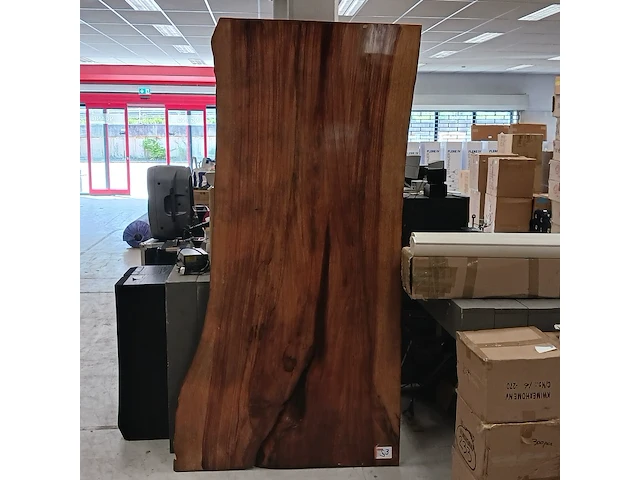 Boomstam eettafel suar met epoxylaag, 2025 - afbeelding 1 van  5