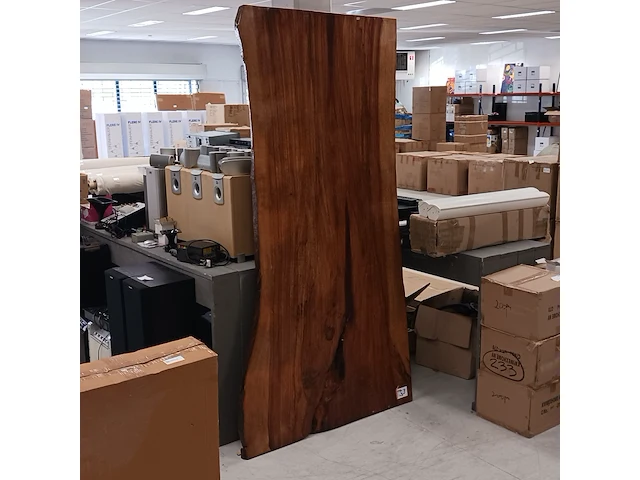 Boomstam eettafel suar met epoxylaag, 2025 - afbeelding 2 van  5