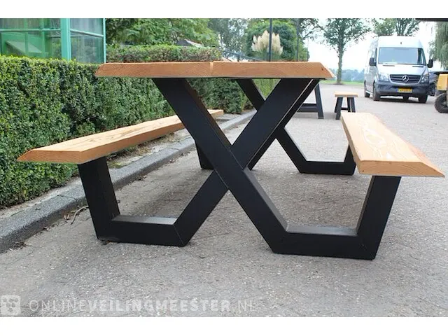 Boomstam picknicktafel - afbeelding 3 van  4