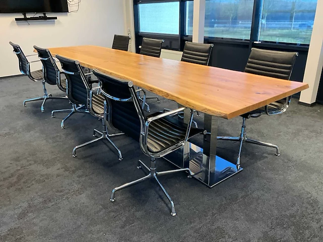 Boomstam vergadertafel met 8 vergaderstoelen - afbeelding 1 van  8