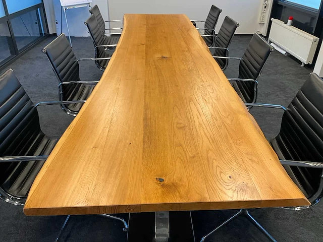 Boomstam vergadertafel met 8 vergaderstoelen - afbeelding 3 van  8