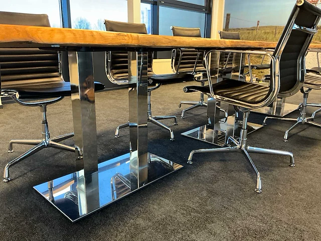 Boomstam vergadertafel met 8 vergaderstoelen - afbeelding 5 van  8