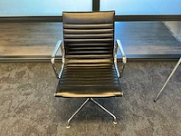Boomstam vergadertafel met 8 vergaderstoelen - afbeelding 7 van  8