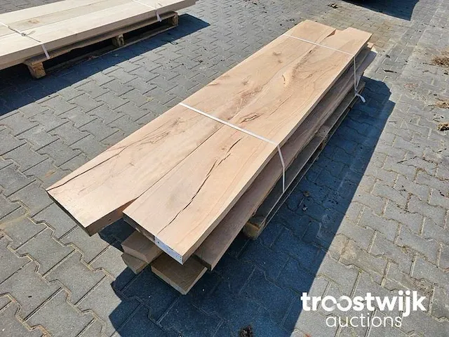 Boomstamplanken diverse houtsoorten en afmetingen, ovengedroogd en geschaafd 17 stuks 201-270cm breedte 27cm dikte 4,5cm - afbeelding 3 van  7