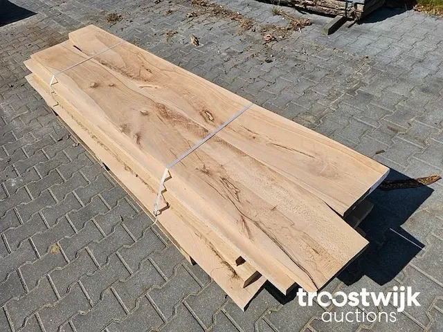 Boomstamplanken diverse houtsoorten en afmetingen, ovengedroogd en geschaafd 17 stuks 201-270cm breedte 27cm dikte 4,5cm - afbeelding 4 van  7