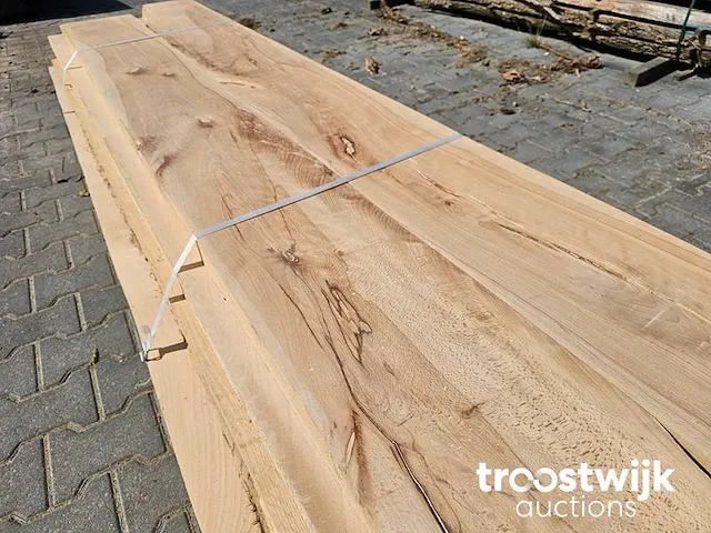 Boomstamplanken diverse houtsoorten en afmetingen, ovengedroogd en geschaafd 17 stuks 201-270cm breedte 27cm dikte 4,5cm - afbeelding 6 van  7