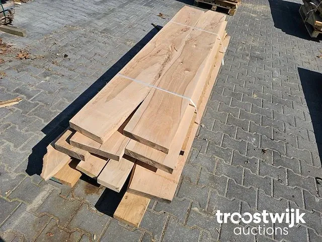 Boomstamplanken diverse houtsoorten en afmetingen, ovengedroogd en geschaafd 17 stuks 201-270cm breedte 27cm dikte 4,5cm - afbeelding 7 van  7