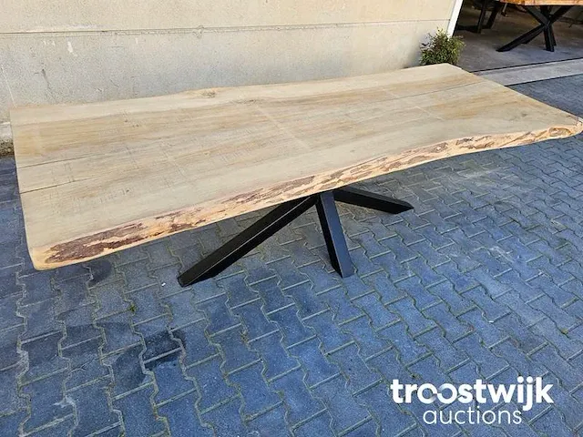 Boomstamtafel populier gelakt incl. stalen onderstel 254cm breedte 94-100cm hoogte 75cm - afbeelding 2 van  5