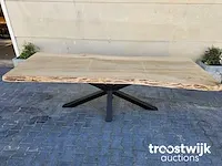 Boomstamtafel populier gelakt incl. stalen onderstel 254cm breedte 94-100cm hoogte 75cm - afbeelding 4 van  5