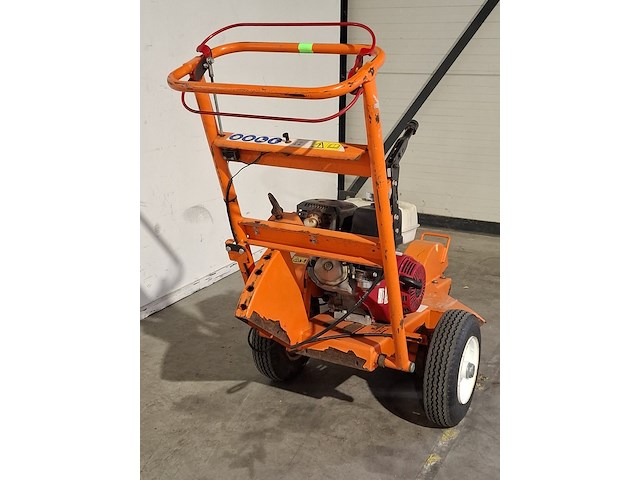 Boomstronkenhakselaar 13pk dosko, 337-13h, bouwjaar 2018 - afbeelding 10 van  15