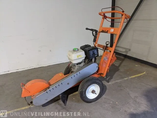 Boomstronkenhakselaar dosko, 337-13h, bouwjaar 2016 - afbeelding 11 van  17