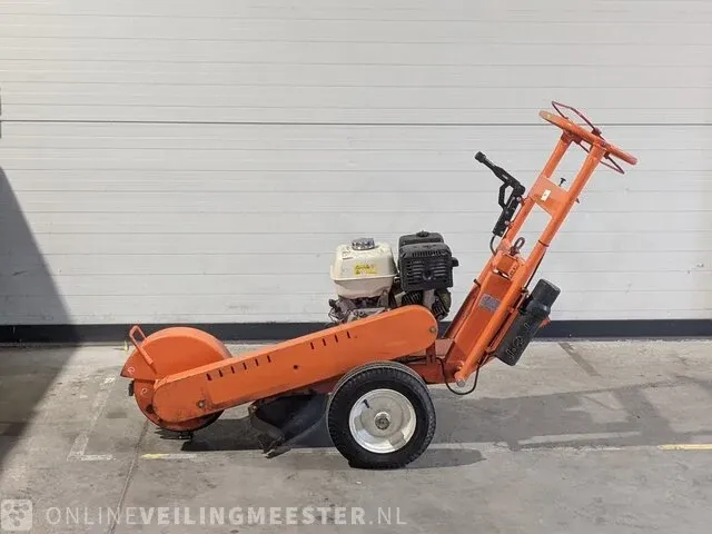 Boomstronkenhakselaar dosko, 337-13h, bouwjaar 2018 - afbeelding 23 van  27