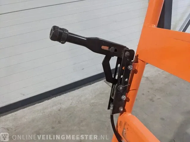 Boomstronkenhakselaar dosko, 337-13h, bouwjaar 2018 - afbeelding 3 van  24
