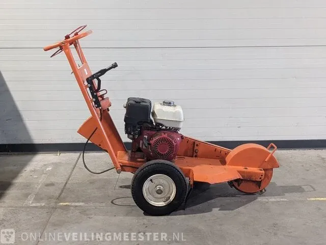 Boomstronkenhakselaar dosko, 337-13h, bouwjaar 2018 - afbeelding 1 van  24
