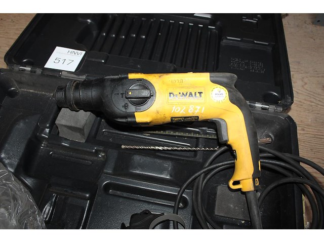 Boorhamer dewalt in koffer. - afbeelding 3 van  3