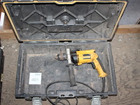 Boormachine dewalt in koffer. - afbeelding 1 van  2