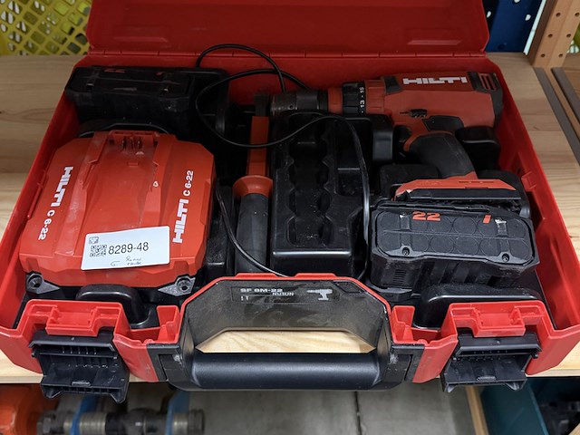 Boormachine in koffer met 2x accu, 1x lader hilti - afbeelding 2 van  4