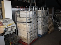 Borden doorsnede 26 cm in twee rolcontainers, ruim 600 stuks - afbeelding 1 van  2