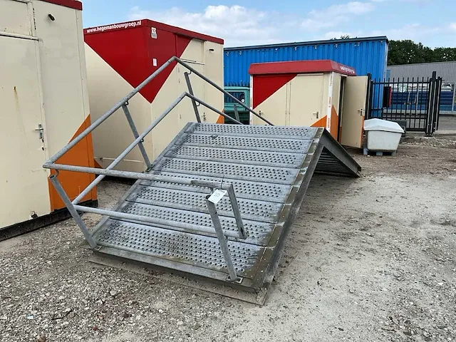 Bordes vaste trap - afbeelding 4 van  6